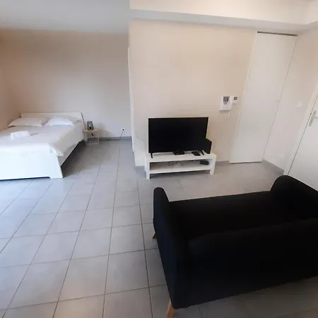 Le 18 - 2 Personnes, Avec Terrasse Apartment Dijon