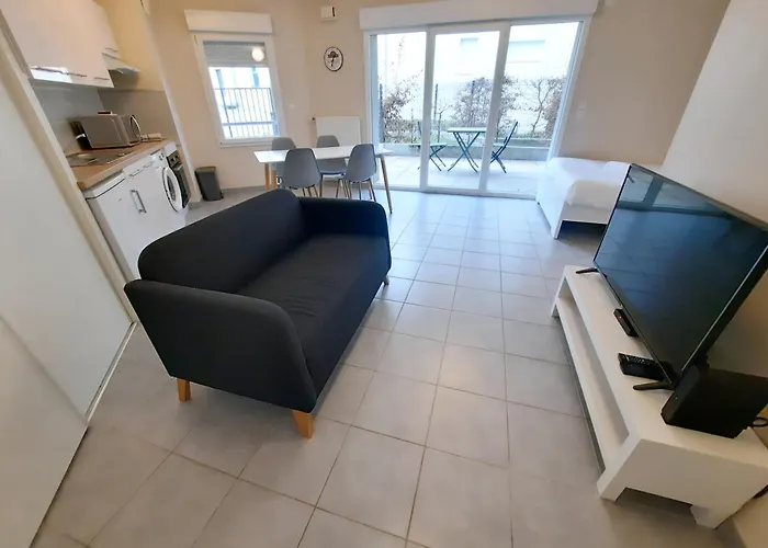 Apartment Le 18 - 2 Personnes, Avec Terrasse Dijon